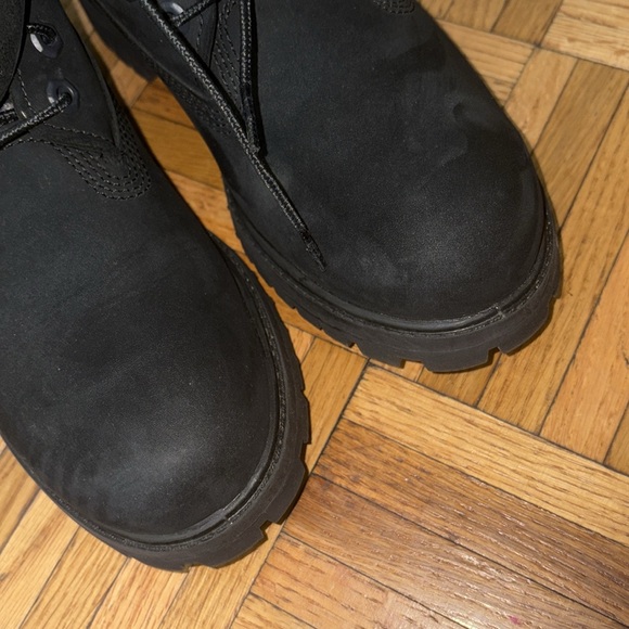 Timberland Black Boots - Picture 8 of 12
